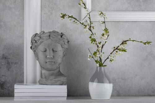How to Style Your Living Room with Vases and Sculptures
