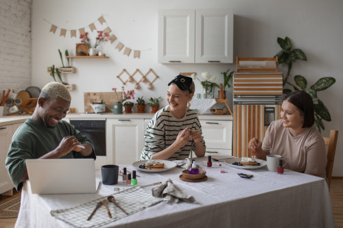Creating a Cozy Home: The Role of Plants and Dcor