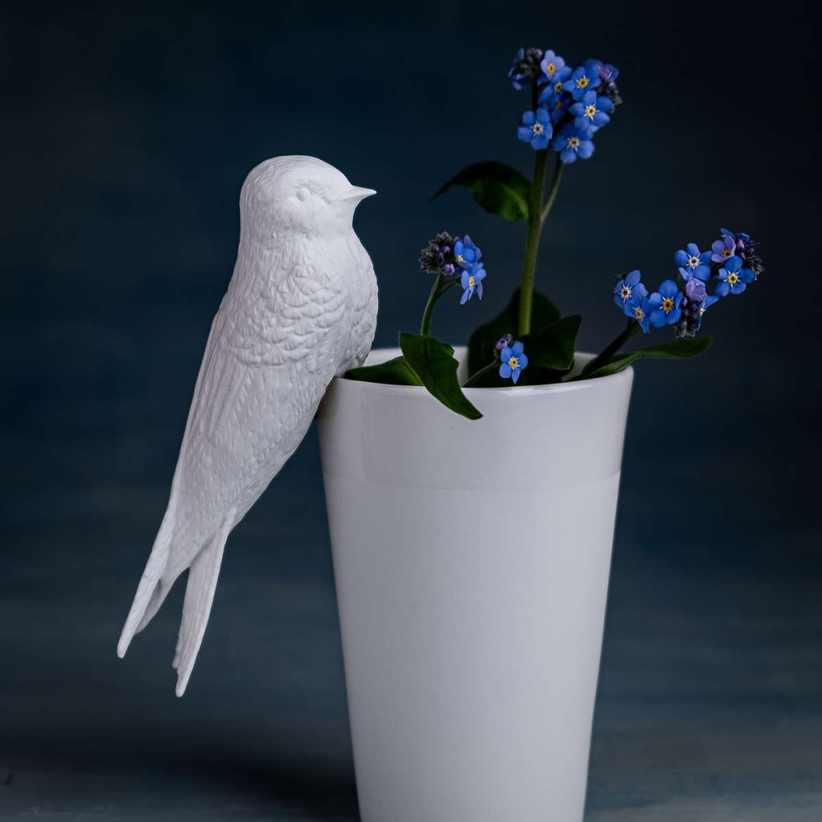 SCHWALBE Vogel Deko-Objekt aus Bone China Porzellan – Klatt Objects
